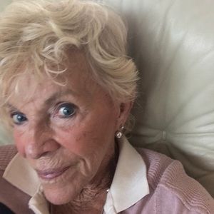 Meet your Posher, Elena